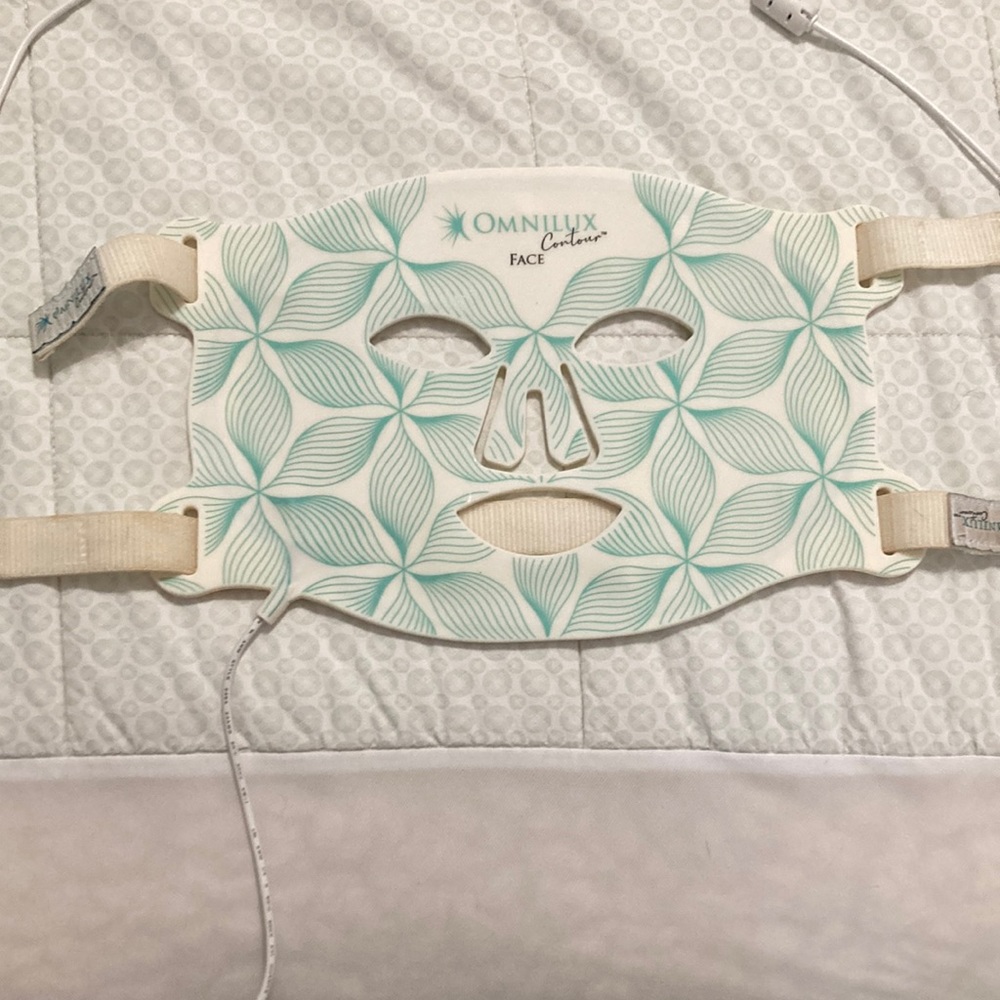 Omnilux contour led face mask